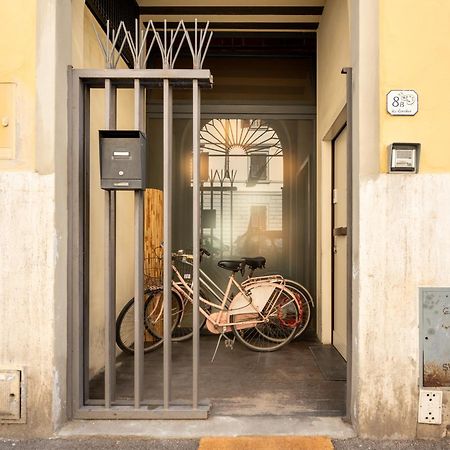 Via Cimabue 8B - Florence Charming Apartments - Metropolitan Loft In Florence - 20 Minute Walk To City Center - Excellent Base For Exploring - Less Than 5 Minute Walk To The Supermarket - Amazing Bakery On The Corner Luaran gambar