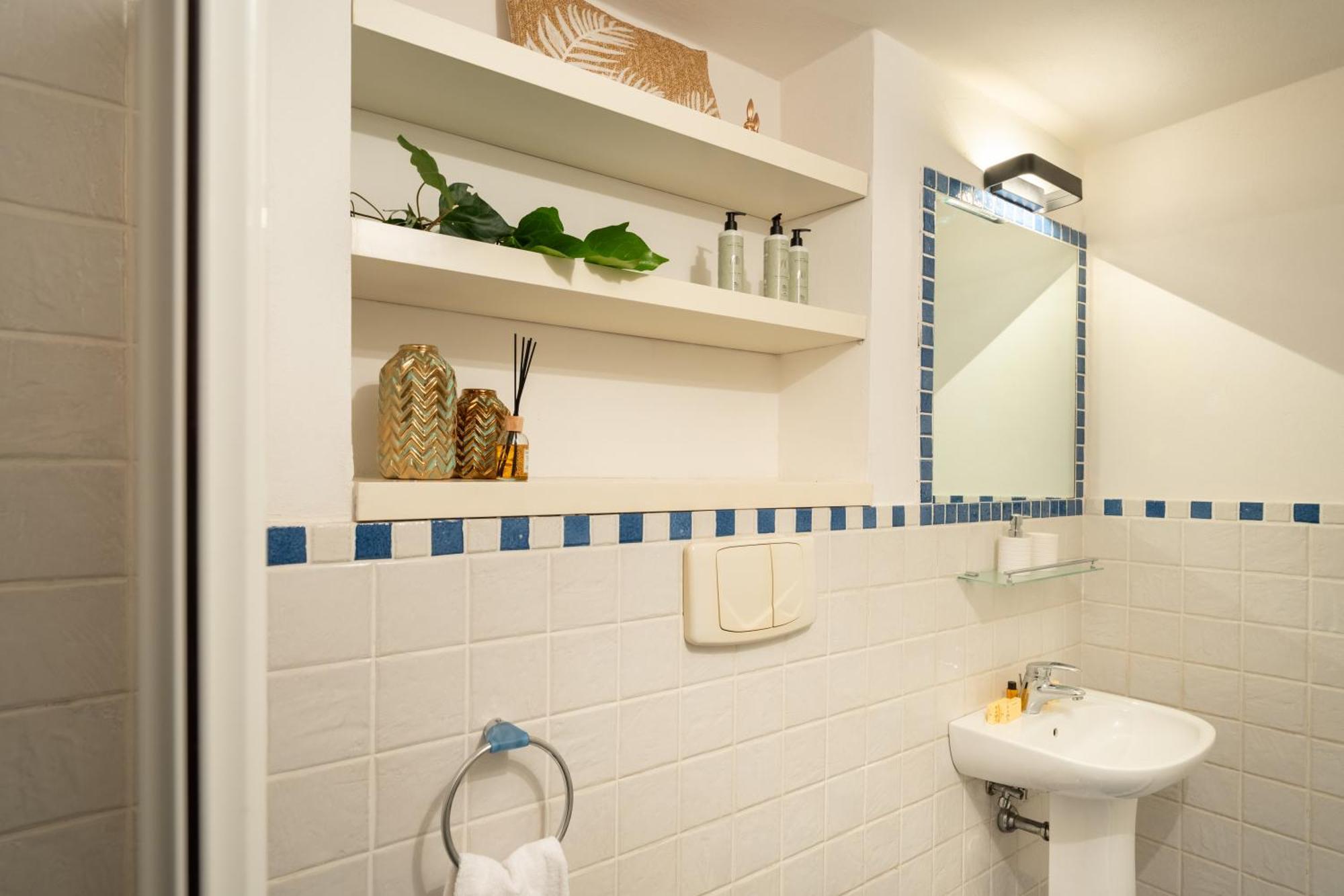 Via Cimabue 8B - Florence Charming Apartments - Metropolitan Loft In Florence - 20 Minute Walk To City Center - Excellent Base For Exploring - Less Than 5 Minute Walk To The Supermarket - Amazing Bakery On The Corner Luaran gambar