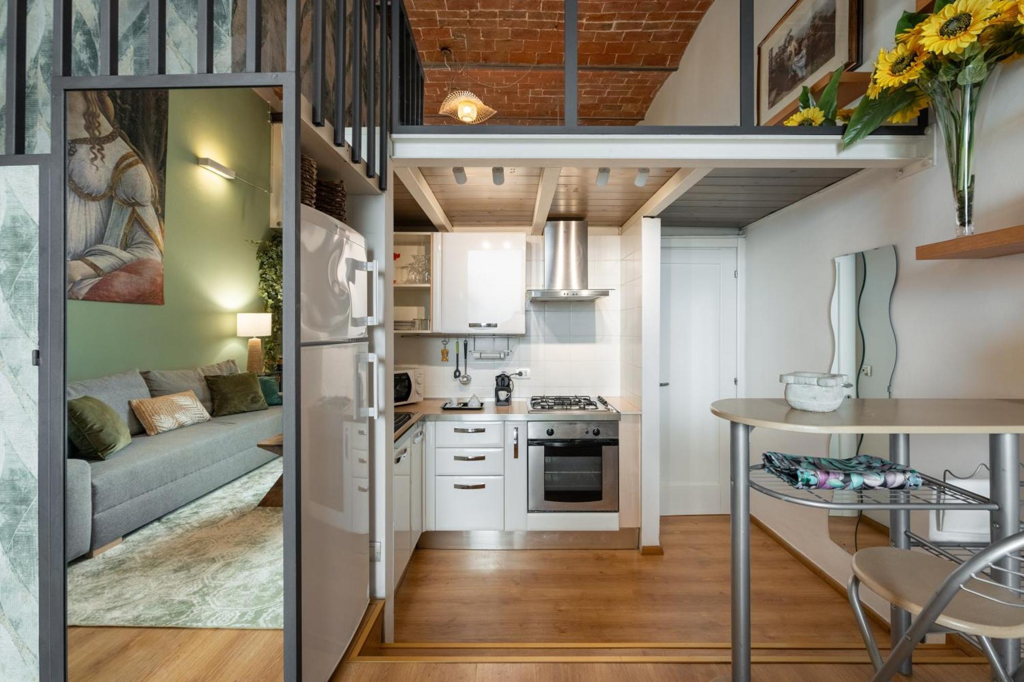Via Cimabue 8B - Florence Charming Apartments - Metropolitan Loft In Florence - 20 Minute Walk To City Center - Excellent Base For Exploring - Less Than 5 Minute Walk To The Supermarket - Amazing Bakery On The Corner Luaran gambar
